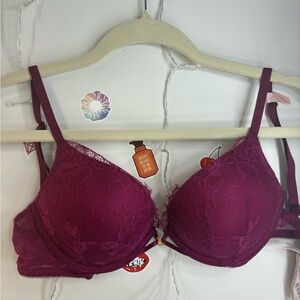 Victoria's Secret Lace Bombshell Bra in Berry
